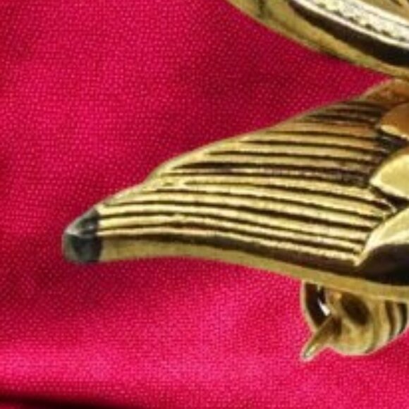 Vintage Parrott Pin Gold Tone Bird Avian - Picture 5 of 5